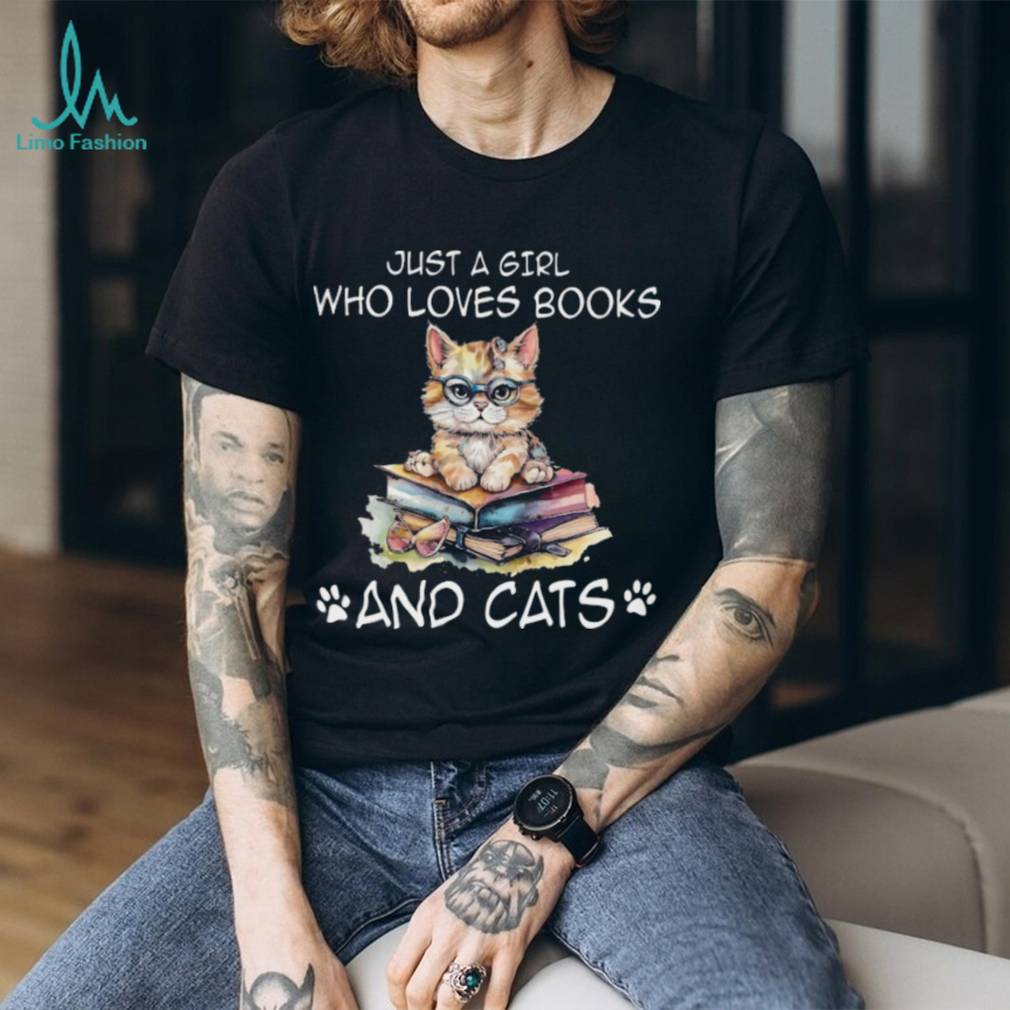 Just a girl who loves books and cats Classic T Shirt Just a girl who loves books and cats Classic T Shirt