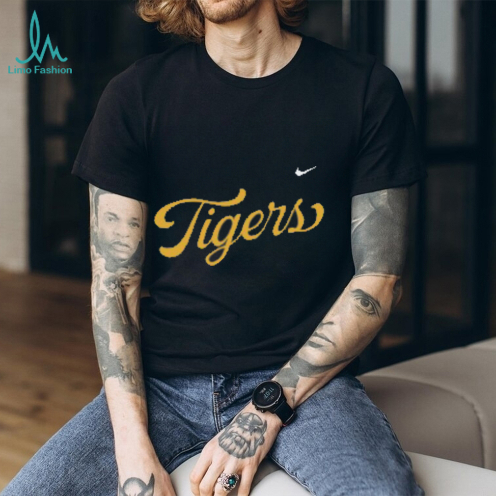 MIZZOU TIGERS NIKE® 2023 TIGERS SCRIPT LONG SHIRT MIZZOU TIGERS NIKE® 2023 TIGERS SCRIPT LONG SHIRT