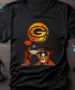 Snoopy And Charlie Brown Green Bay Packers Sitting Under Moon Halloween 2023 T shirt