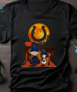 Snoopy And Charlie Brown Indianapolis Colts Sitting Under Moon Halloween 2023 T shirt