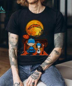 Snoopy And Charlie Brown Los Angeles Chargers Sitting Under Moon Halloween 2023 T shirt