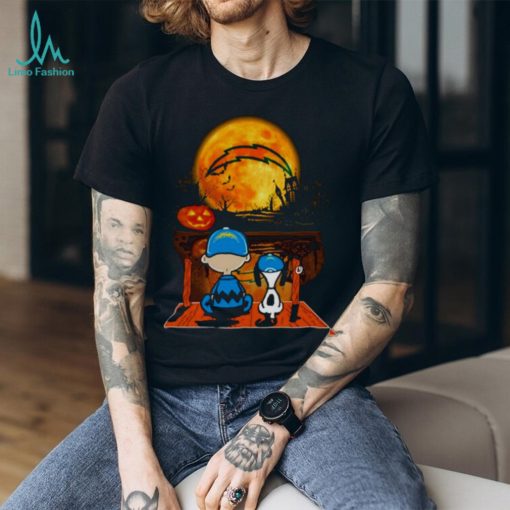 Snoopy And Charlie Brown Los Angeles Chargers Sitting Under Moon Halloween 2023 T shirt