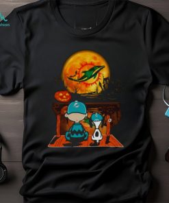 Snoopy And Charlie Brown Miami Dolphins Sitting Under Moon Halloween 2023 T shirt