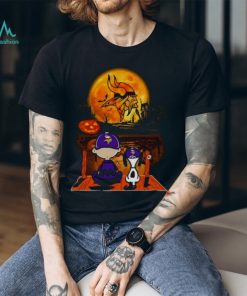 Snoopy And Charlie Brown Minnesota Vikings Sitting Under Moon Halloween 2023 T shirt