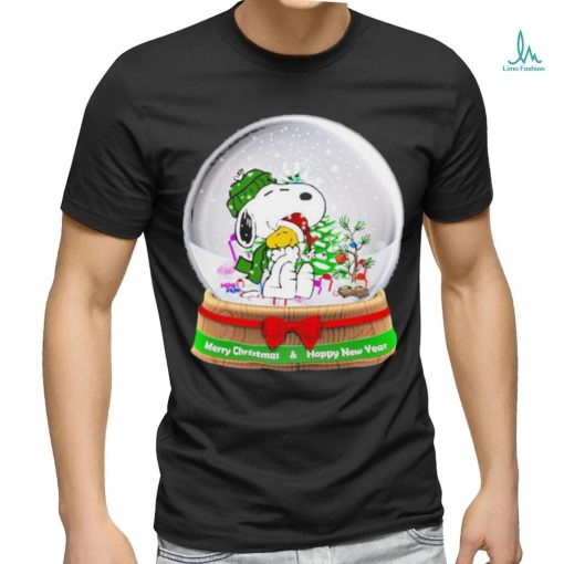 Snoopy hug Woodstocks Merry Christmas and Happy New Year 2023 Shirt