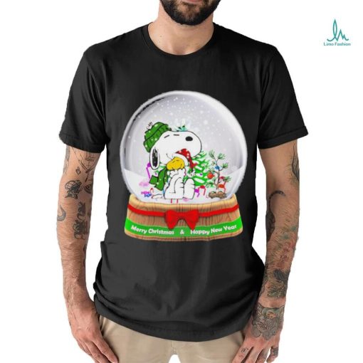 Snoopy hug Woodstocks Merry Christmas and Happy New Year 2023 Shirt