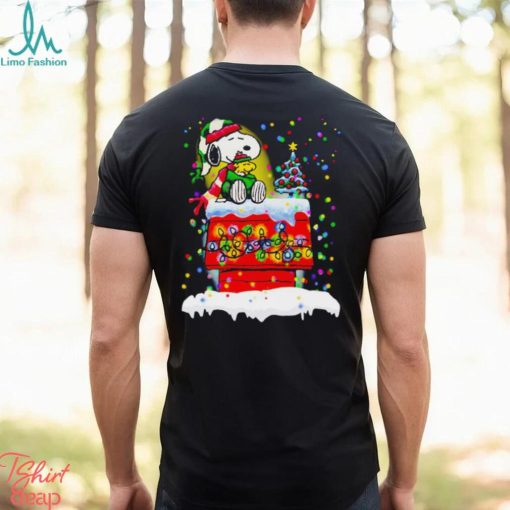 Snoopy hugs Woodstock on the chimney Merry Christmas shirt