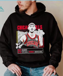 Alex Caruso number 6 Chicago Bulls basketball player pose paper gift shirt