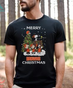 Cleveland Browns Snoopy Family Christmas Shirt, hoodie, sweater, long sleeve and tank top Cleveland Browns Snoopy Family Christmas Shirt