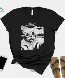 Funny Cat Selfie with UFO shirt