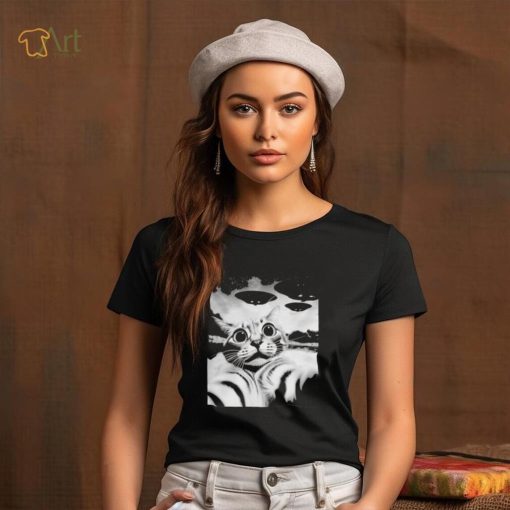Funny Cat Selfie with UFO shirt