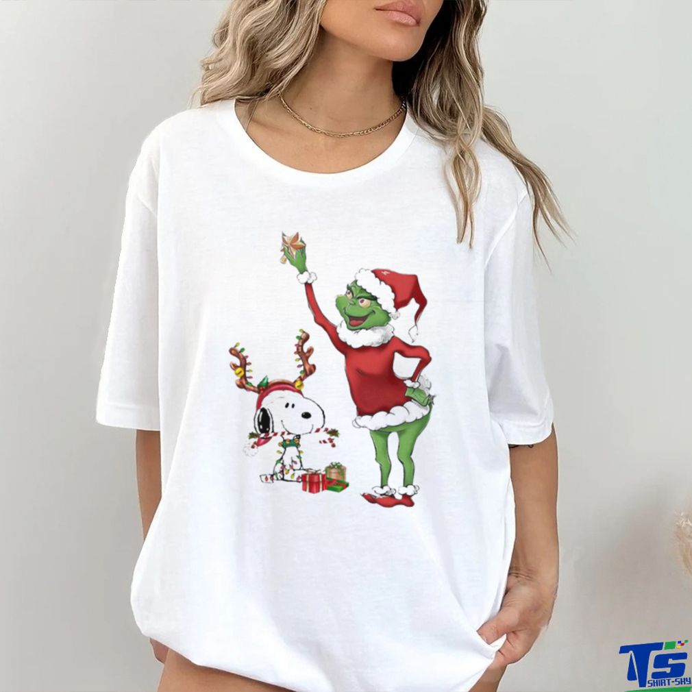Grinch hat santa and Snoopy reindeer merry christmas shirt Grinch hat santa and Snoopy reindeer merry christmas shirt