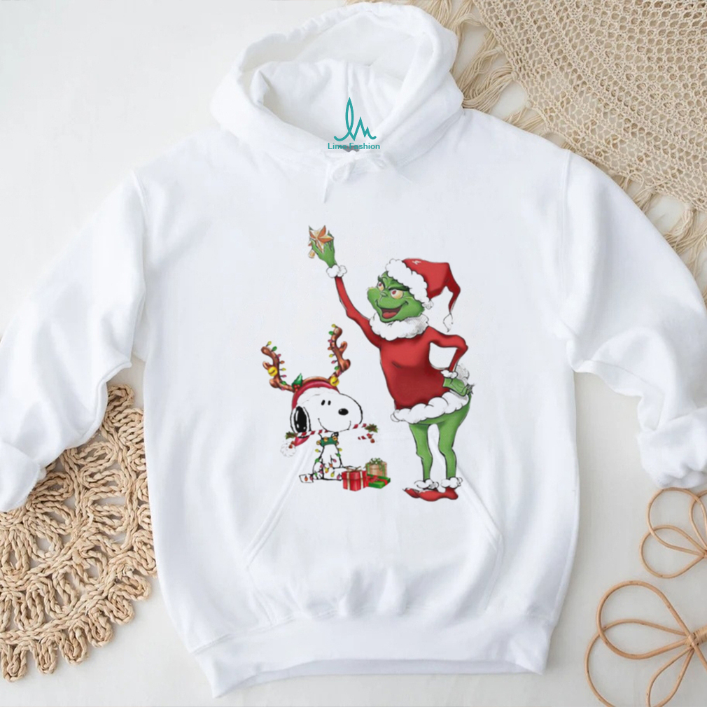 Grinch hat santa and Snoopy reindeer merry christmas shirt Grinch hat santa and Snoopy reindeer merry christmas shirt