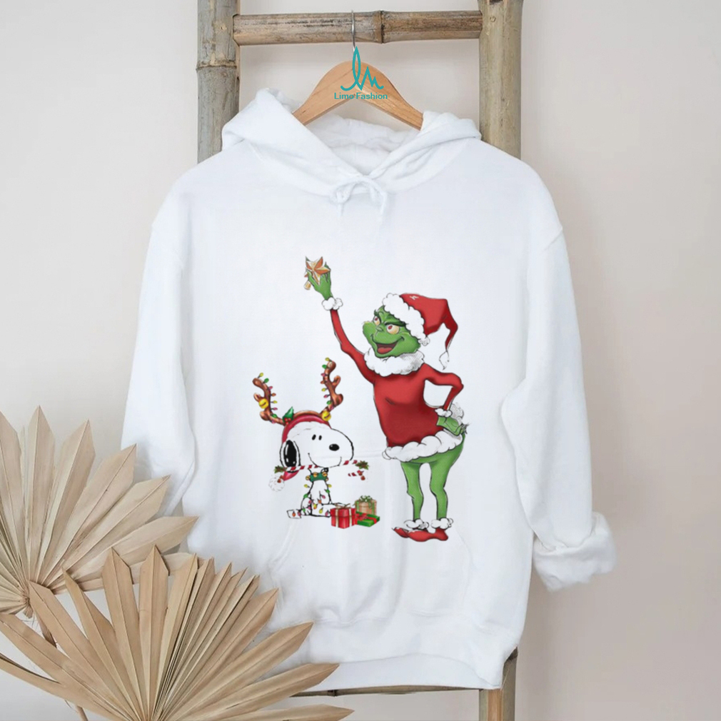 Grinch hat santa and Snoopy reindeer merry christmas shirt Grinch hat santa and Snoopy reindeer merry christmas shirt