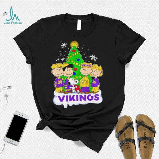 Happy Merry Christmas Peanuts Christmas tree Minnesota Vikings football logo gift shirt