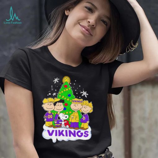 Happy Merry Christmas Peanuts Christmas tree Minnesota Vikings football logo gift shirt