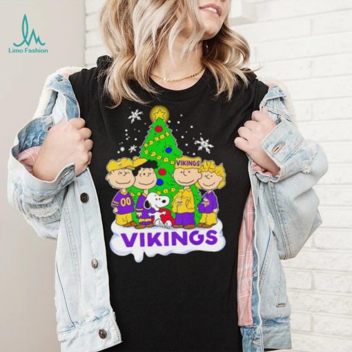 Happy Merry Christmas Peanuts Christmas tree Minnesota Vikings football logo gift shirt