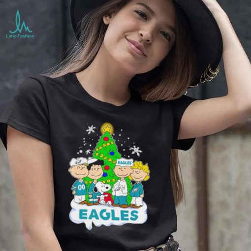 Happy Merry Christmas Peanuts Christmas tree Philadelphia Eagles football logo gift shirt