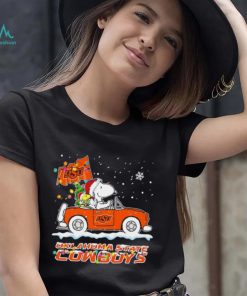 Happy Merry Christmas Snoopy drive a car Oklahoma State Cowboys logo flag gift shirt