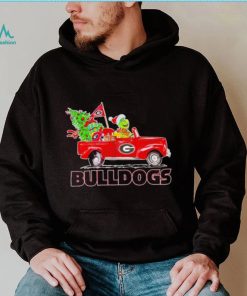 Happy Merry Christmas The Grinch drive a car Georgia Bulldogs football logo flag gift shirt