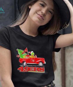 Happy Merry Christmas The Grinch drive a car San Francisco 49ers football logo flag gift shirt