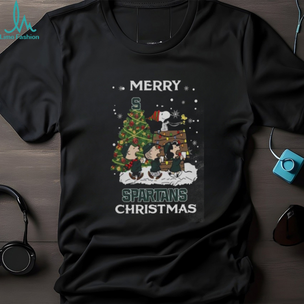 Michigan State Spartans Snoopy Family Christmas Shirt Michigan State Spartans Snoopy Family Christmas Shirt