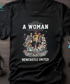 Never Underestimate A Woman Who Understands Football And Love Collingwood T Shirt