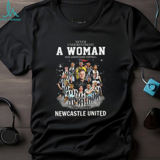 Never Underestimate A Woman Who Understands Football And Love Collingwood T Shirt