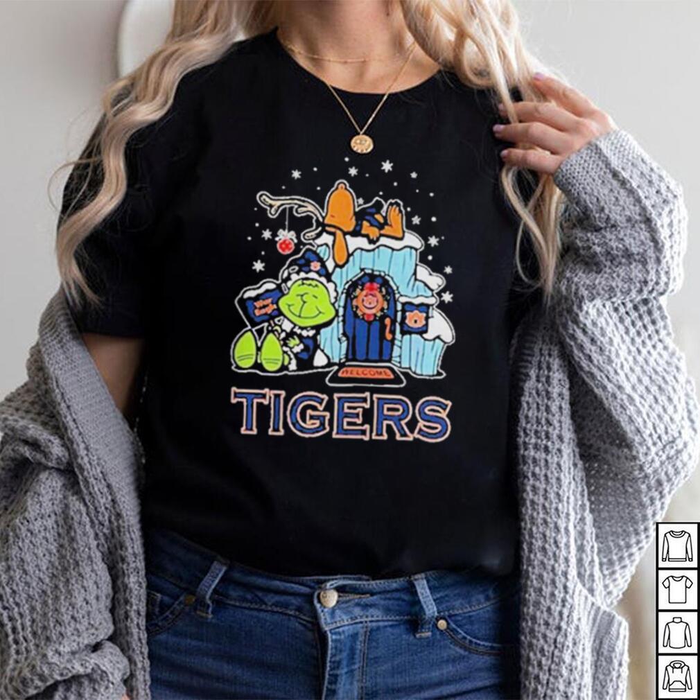 Official auburn Tigers Grinch Nuts Welcome Christmas T Shirt Official auburn Tigers Grinch Nuts Welcome Christmas T Shirt