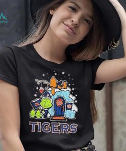 Official auburn Tigers Grinch Nuts Welcome Christmas T Shirt, hoodie, sweater, long sleeve and tank top Official auburn Tigers Grinch Nuts Welcome Christmas T Shirt