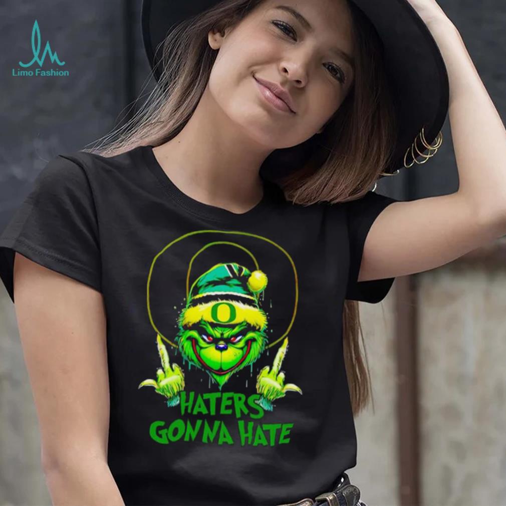 Oregon Ducks Grinch middle finger haters gonna hate shirt mens t shirt Oregon Ducks Grinch middle finger haters gonna hate shirt mens t shirt
