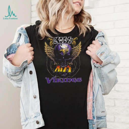 Original Skull Wings Kiss Minnesota Vikings T Shirt