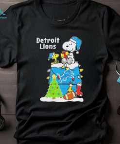 Peanuts Snoopy And Woodstock Detroit Lions Merry Christmas Shirt