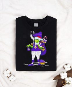 Santa Grinch Minnesota Vikings give gifts candy cane Browns Christmas shirt