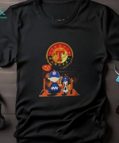 Snoopy And Charlie Browns Watching Texas Rangers Halloween Shirt
