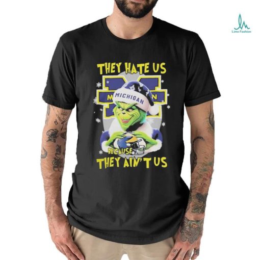 They Hate Us Because Ain’t Us The Grinch Hand Love Michigan Wolverines Christmas Shirt