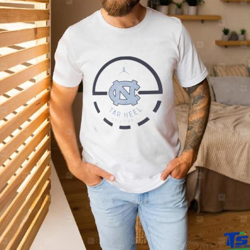 Top Men’s Jordan Brand White North Carolina Tar Heels Free Throw Basketball T Shirt