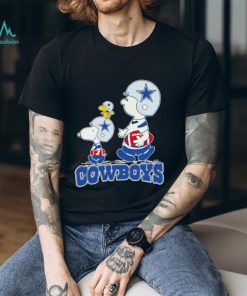 Top snoopy and Charlie Brown Dallas Cowboys football The Peanuts characters gift shirt