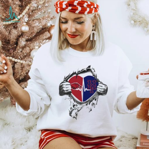 Arkansas Razorbacks vs New York Mets heart logo shirt
