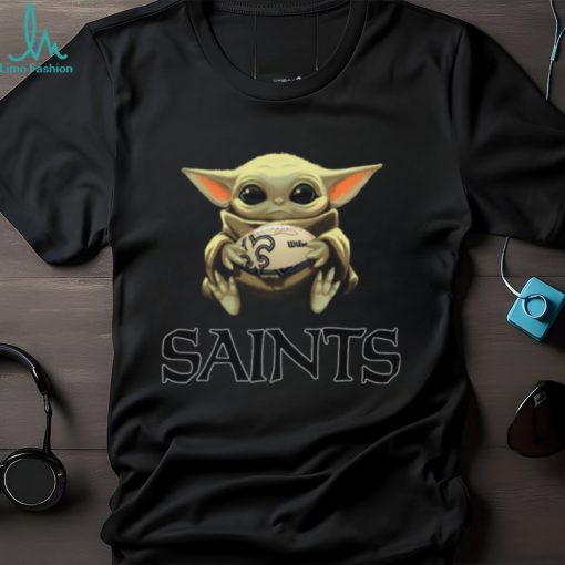 Baby Yoda Hug New Orleans Saints Star War Shirt