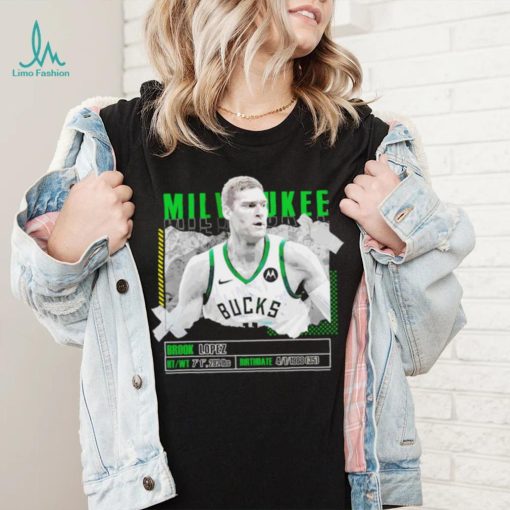 Brook Lopez Milwaukee Bucks basketball player pose paper gift shirt