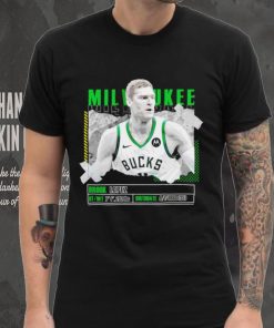 Brook Lopez Milwaukee Bucks basketball player pose paper gift shirt