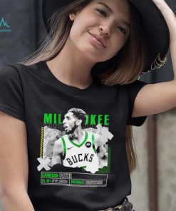 Cameron Payne Milwaukee Bucks basketball player pose paper gift shirt