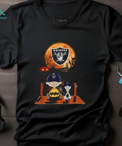 Charlie Brown And Snoopy Watching Oakland Raiders Halloween T Shirt
