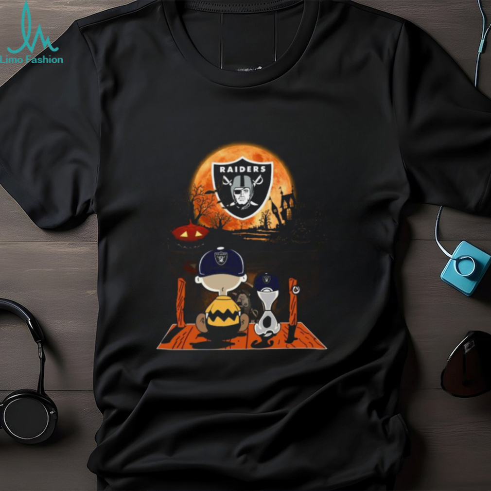 Charlie Brown And Snoopy Watching Oakland Raiders Halloween T Shirt Charlie Brown And Snoopy Watching Oakland Raiders Halloween T Shirt