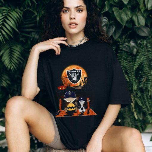 Charlie Brown And Snoopy Watching Oakland Raiders Halloween T Shirt