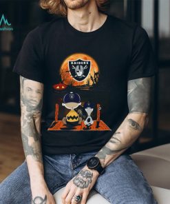Charlie Brown And Snoopy Watching Oakland Raiders Halloween T Shirt