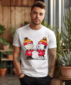 Charlie Brown and Snoopy NFL Kansas City Chiefs football go Chiefs cartoon shirt