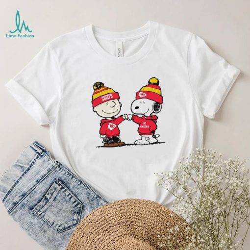 Charlie Brown and Snoopy NFL Kansas City Chiefs football go Chiefs cartoon shirt