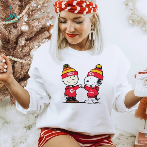 Charlie Brown and Snoopy NFL Kansas City Chiefs football go Chiefs cartoon shirt